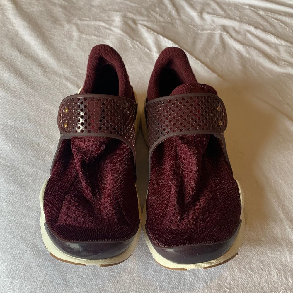 Nike Sock Dart